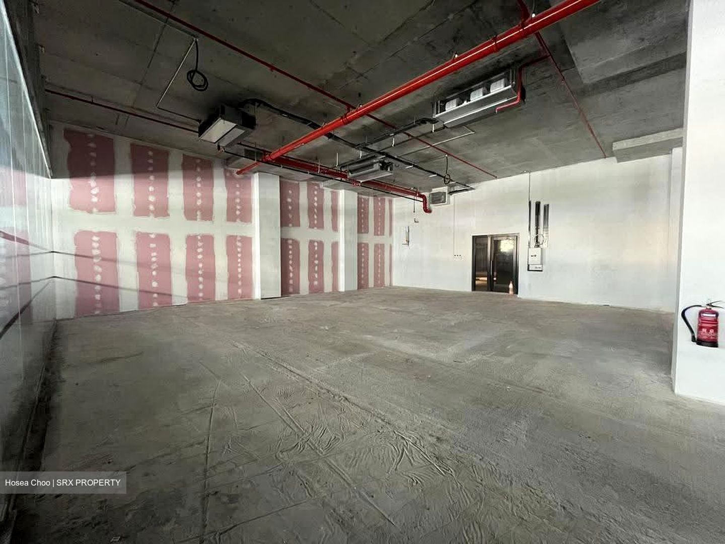 Middle Road (D7), Retail #608526661